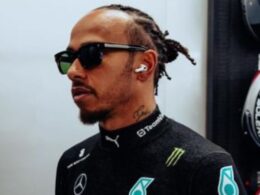 Lewis Hamilton pede para que Mercedes faça como McLaren na Fórmula 1