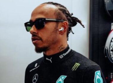 Lewis Hamilton pede para que Mercedes faça como McLaren na Fórmula 1